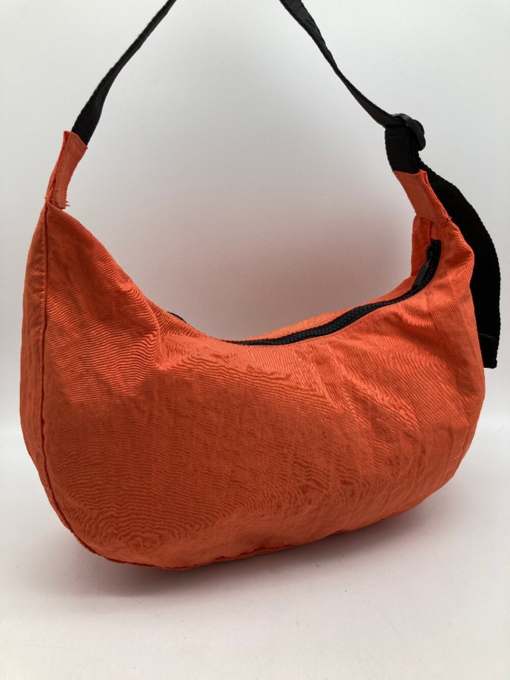 BAGGU Medium Nylon Crescent Bag in Nasturtium - Picture 2 of 7